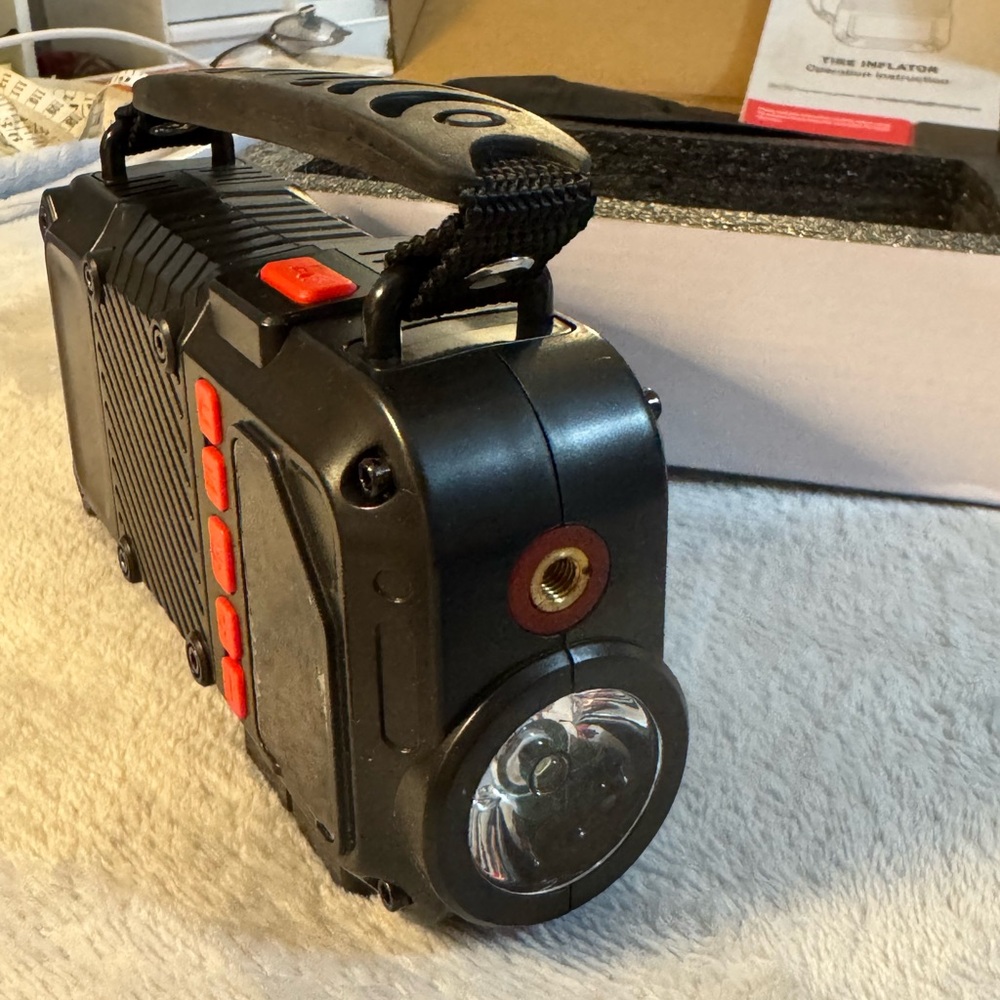 120W Portable Cordless Tire Inflator - Model HS-B-02 - NIB